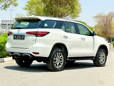 2021 Toyota FORTUNER — фото 10