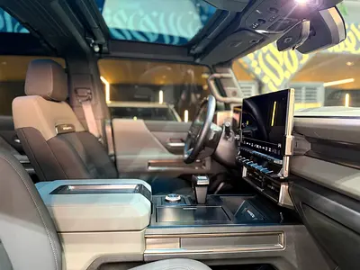 2024 GMC HUMMER 照片 10