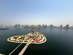 Luxury 4BR family apartment, direct sea view, free AC & parking