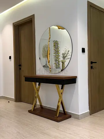 Modern Console Table with Round Mirror – Wood & Gold Finish – Like New