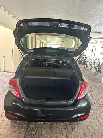 2014 Toyota YARIS 照片 2