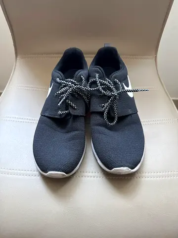 NIKE Roshe One black (size 40.5/us9/uk6.5)