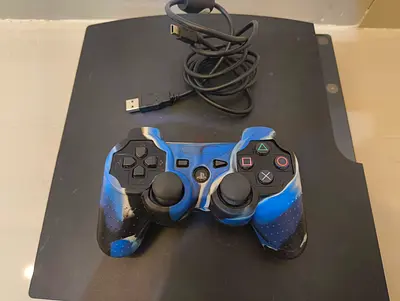 PS3 jail break 1 controller with 9 games +1 CD (Price negotiable)