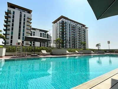 BIG LAYOUT - GREAT LOCATION - AMAZING UNIT