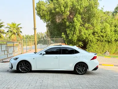 صورة 10 لـ 2018 Lexus IS-SERIES