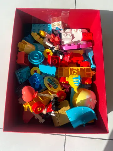 Box of mixed Duplo/large building blocks and accessories Ariel and Mickey Mouse