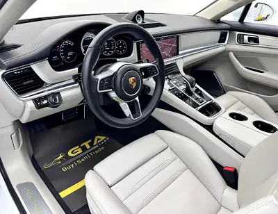 صورة 9 لـ 2018 Porsche PANAMERA