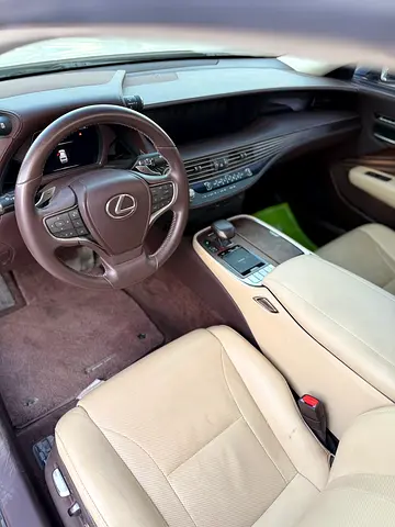 صورة 10 لـ 2018 Lexus LS-SERIES