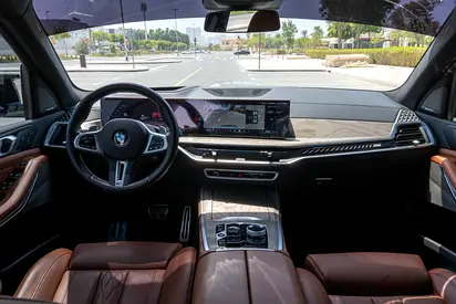 2025 BMW X5 M60i xDrive — zdjęcie 13