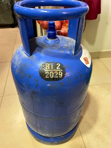 15.8 kg Blue Gas Cylinder (Used)