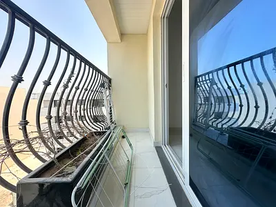 Like brand new 1bhk with balcony and 2 washroom and inside building parking free price 45k