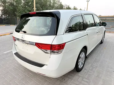 صورة 10 لـ 2015 Honda ODYSSEY J