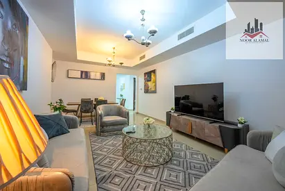 Sharjah, Al Taawun: 2 bedrooms, living room, kitchen, 2 bathrooms, and a balcony. Second-tenant occupancy; lake view. Price: 6,000 (inclusive of inter
