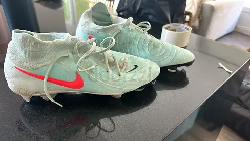 Used Nike Football Boots/Cleats Size EU 45 / US11 — Light Blue with Pink Swoosh