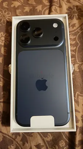 iPhone 17 Pro (darkblue)