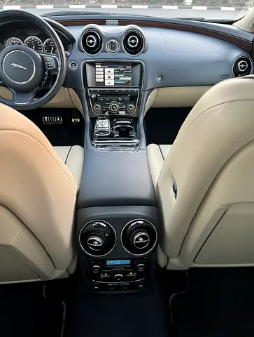 صورة 10 لـ 2017 Jaguar XJ