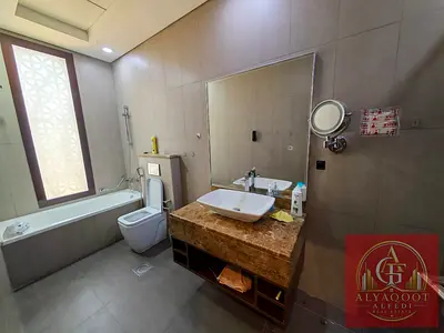 FULLY FURNISHED - ELEGANT 2 BHK - NEWLY UPDRADED - CLOSE TO MOE