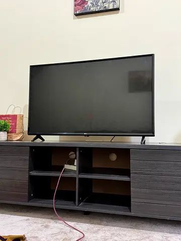 LG 43 UHD TV FOR SALE