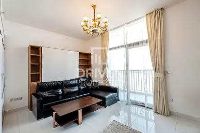 Metro Access | Swimming Pool View | Sept Tenants