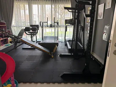 Black Interlocking Gym Floor Mats – 64 tiles and 8 mm Thickness