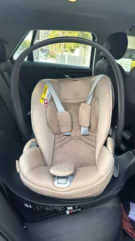 Cybex cloud T car seat and Cybex Isofix