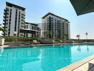 BIG LAYOUT - GREAT LOCATION - AMAZING UNIT