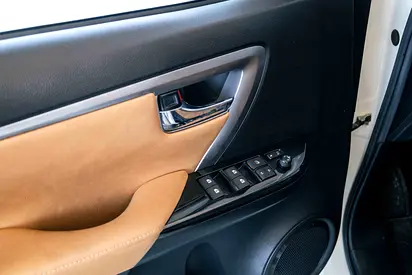 صورة 9 لـ 2022 Toyota FORTUNER