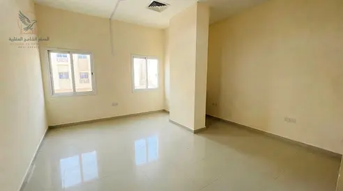 Spacious studio apartment in a prime location close to all essential services with easy access to D