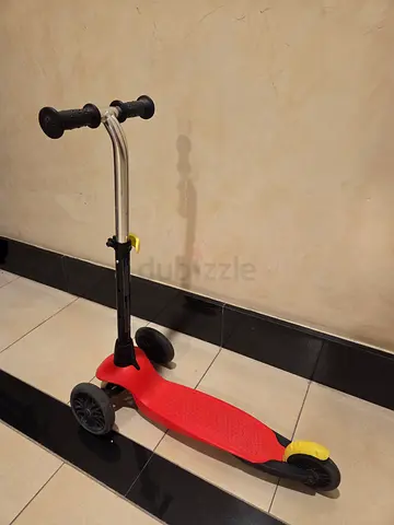 Decathlon Oxelo Kids 3-Wheel Scooter Red