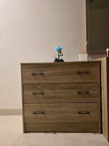 Wood-effect 6-drawer Chest/Dresser in Good Condition