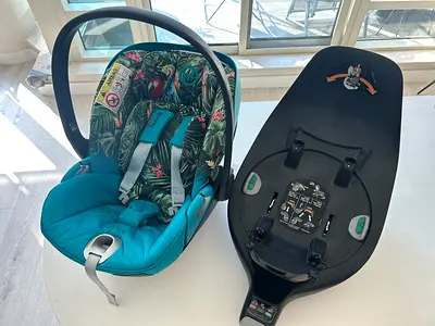 Cybex Cloud Z I-Size car seat turquoise limited edition and isofix base