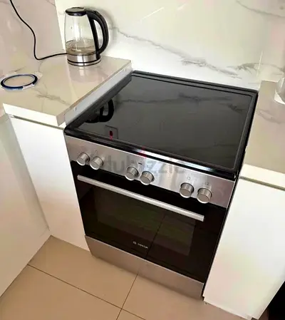 Free delivery Bosch freestanding electric oven with ceramic hob 60 cm- good condition