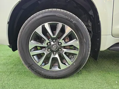 صورة 8 لـ 2023 Toyota PRADO