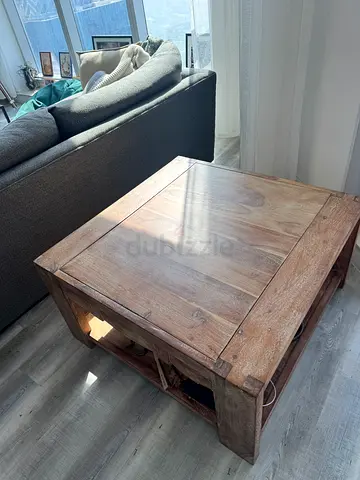 Coffee table 100 cm sq. Beautiful real wooden table