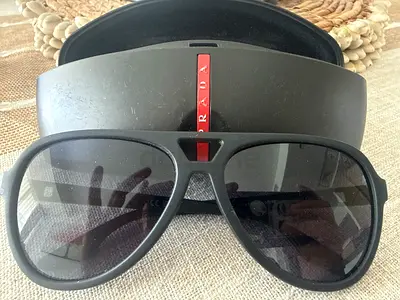 Prada black aviator sunglasses with case - preowned
