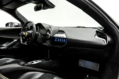 2021 Ferrari SF90 STRADALE — фото 12