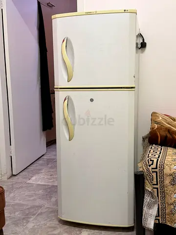 LG Refrigerator Double Door – Perfect Working – 400 AED