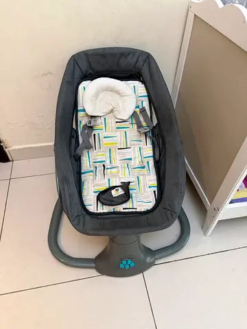 Mastela baby swing. Automatic side to side mo vement with music