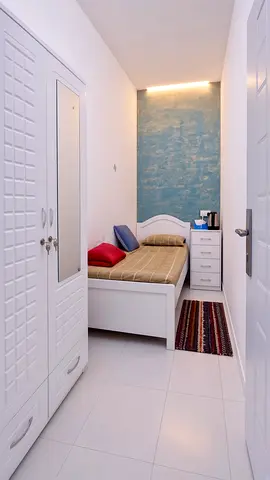 Partition for executive Indian Gents Available near Metro