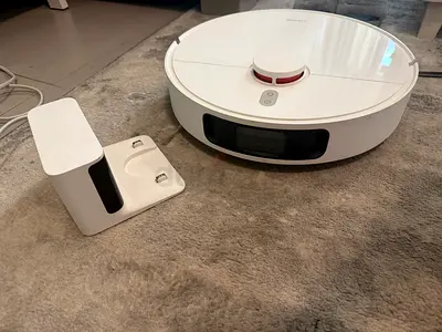 Xiaomi Roborock S-series Robot Vacuum (with dock) - Good working condition