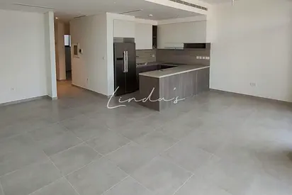 Single Row Townhouse |Amazing community | Spacious