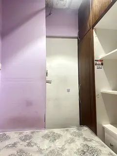Partition in Satwa - (with queen size bed)