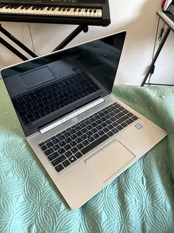 HP Silver Laptop - Good Condition. Radeon RX 540 Series (2GB) Intel UHD Graphics 620 (128MB)