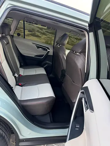 2020 Toyota RAV 4 — фото 12
