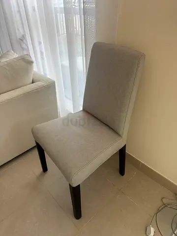 Bergmund chairs 2x