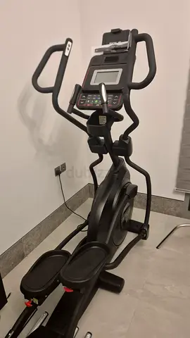 Professional Elliptical Cross Trainer – Compact Home Gym (SOLE E35)