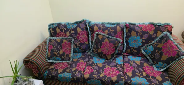 🛋️ Moving Away Sale – 3-Seater Lounge Sofa – AED 150 ONLY!