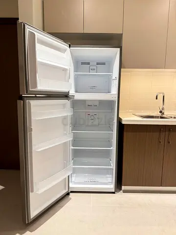 Hisense fridge/freezer reversible door