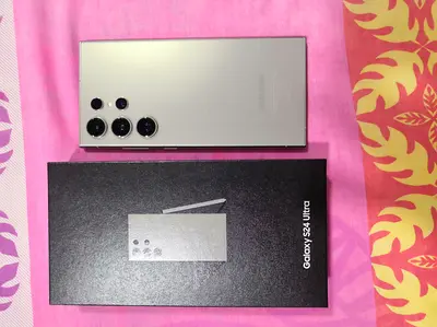 Samsung Galaxy S24 Ultra - 256GB TitaniumGrey, Box Included, Good Condition