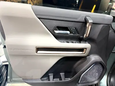 2024 GMC HUMMER 照片 8